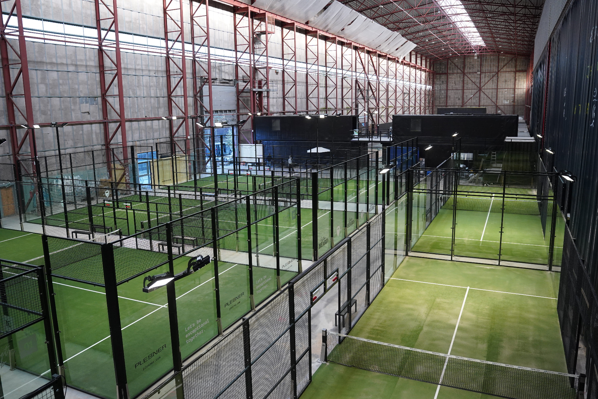 Padel Nordhavn | Book bane i Tunnel Arena | Racket Club RAW
